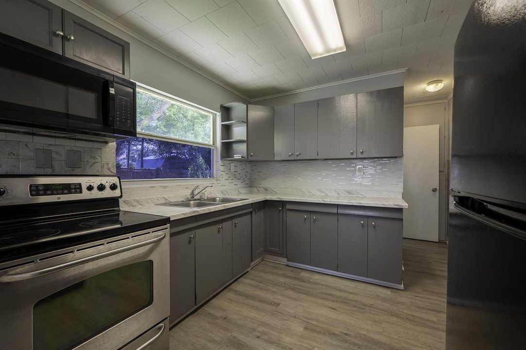 2-web-or-mls-5136_Kitchen-4