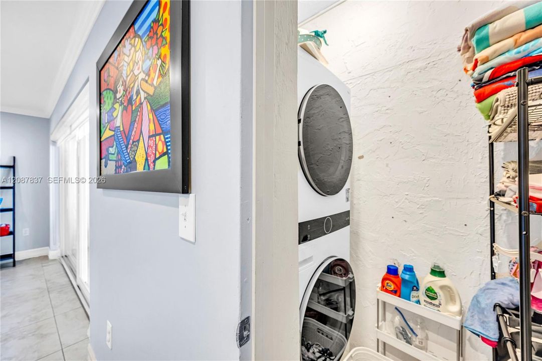 For Sale: $693,000 (2 beds, 2 baths, 1640 Square Feet)