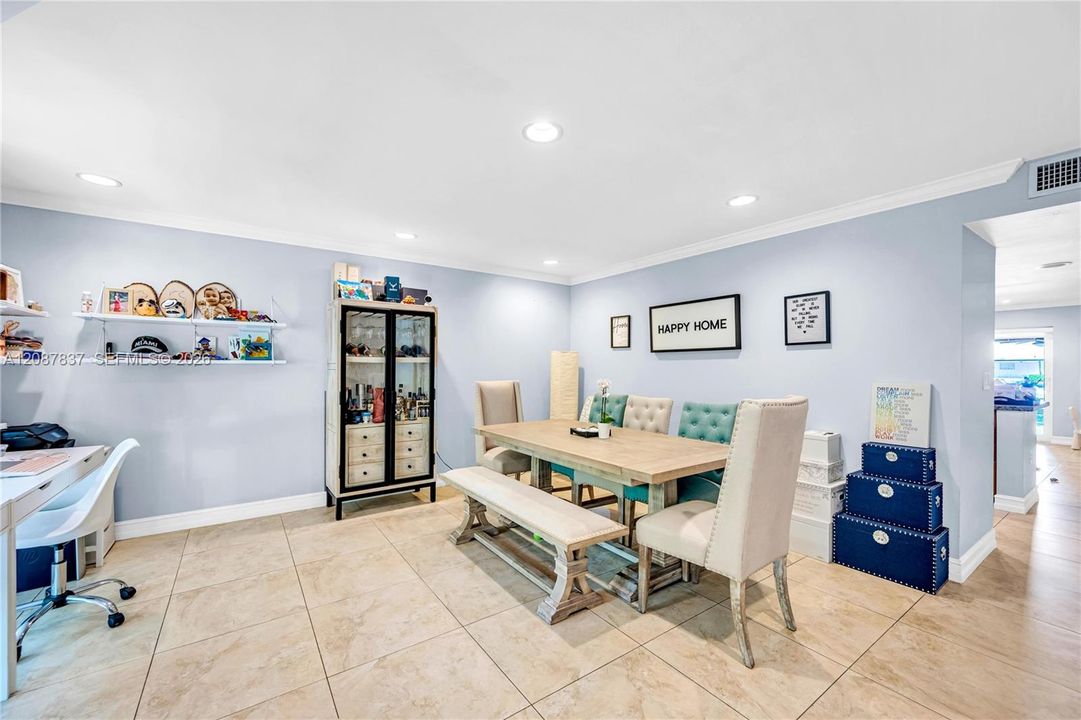 For Sale: $693,000 (2 beds, 2 baths, 1640 Square Feet)