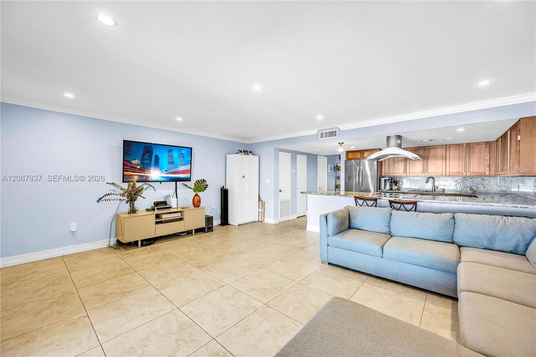For Sale: $693,000 (2 beds, 2 baths, 1640 Square Feet)