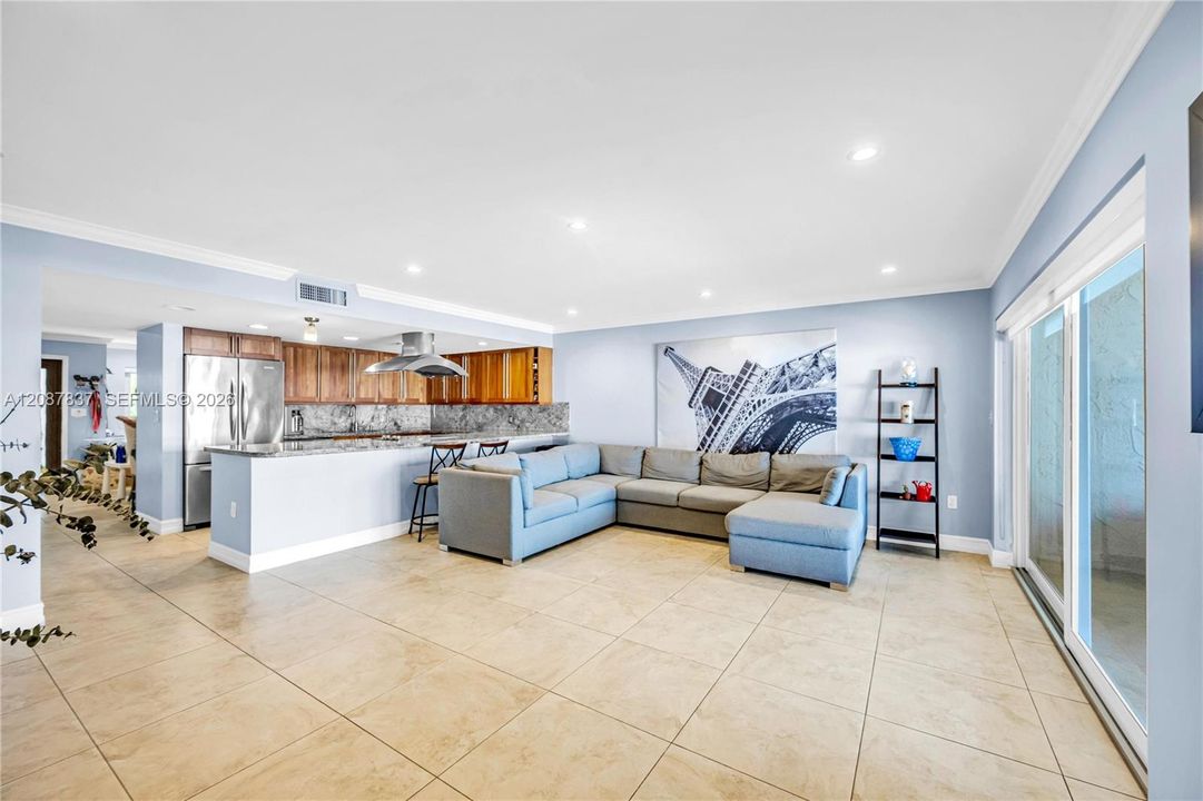 For Sale: $693,000 (2 beds, 2 baths, 1640 Square Feet)