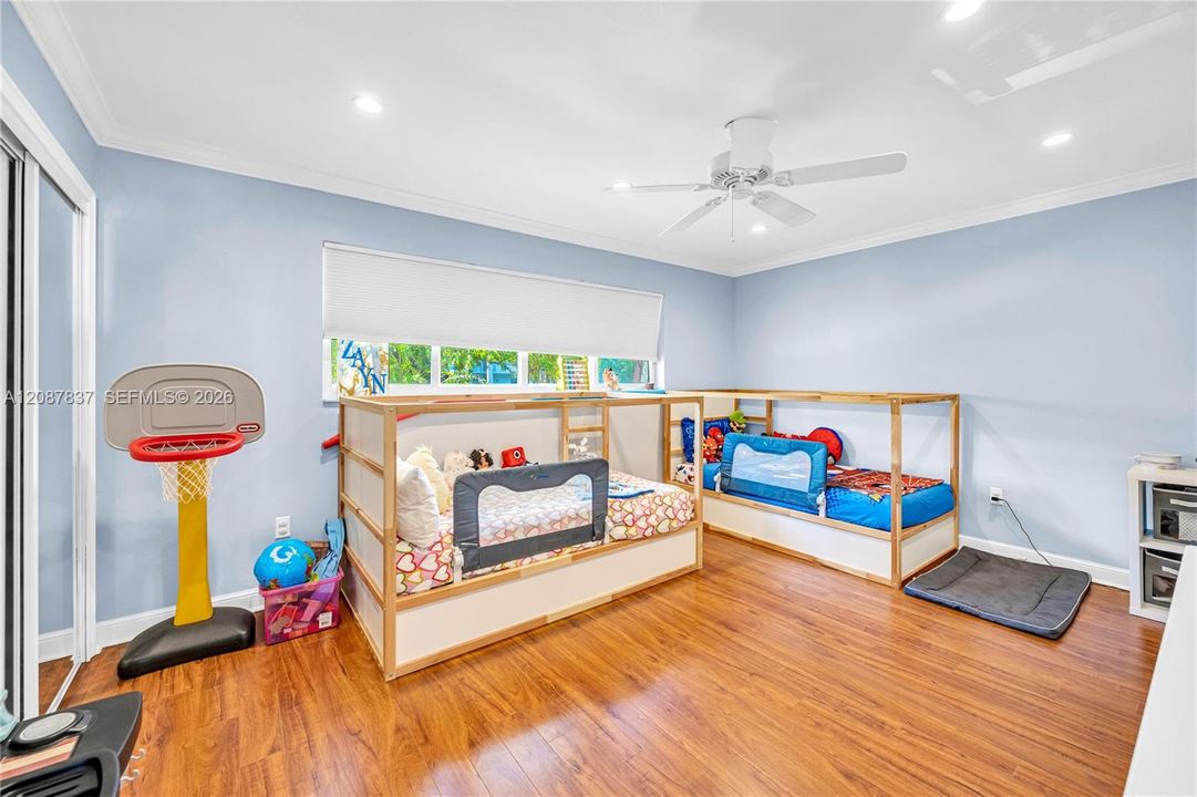 For Sale: $693,000 (2 beds, 2 baths, 1640 Square Feet)