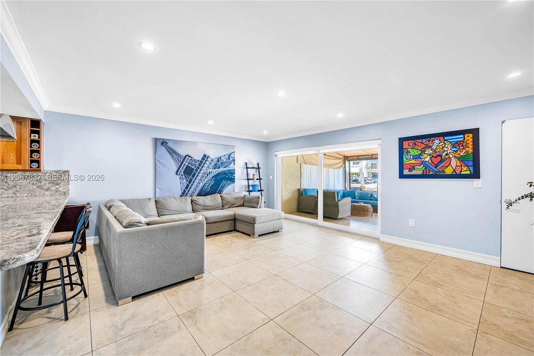 For Sale: $693,000 (2 beds, 2 baths, 1640 Square Feet)
