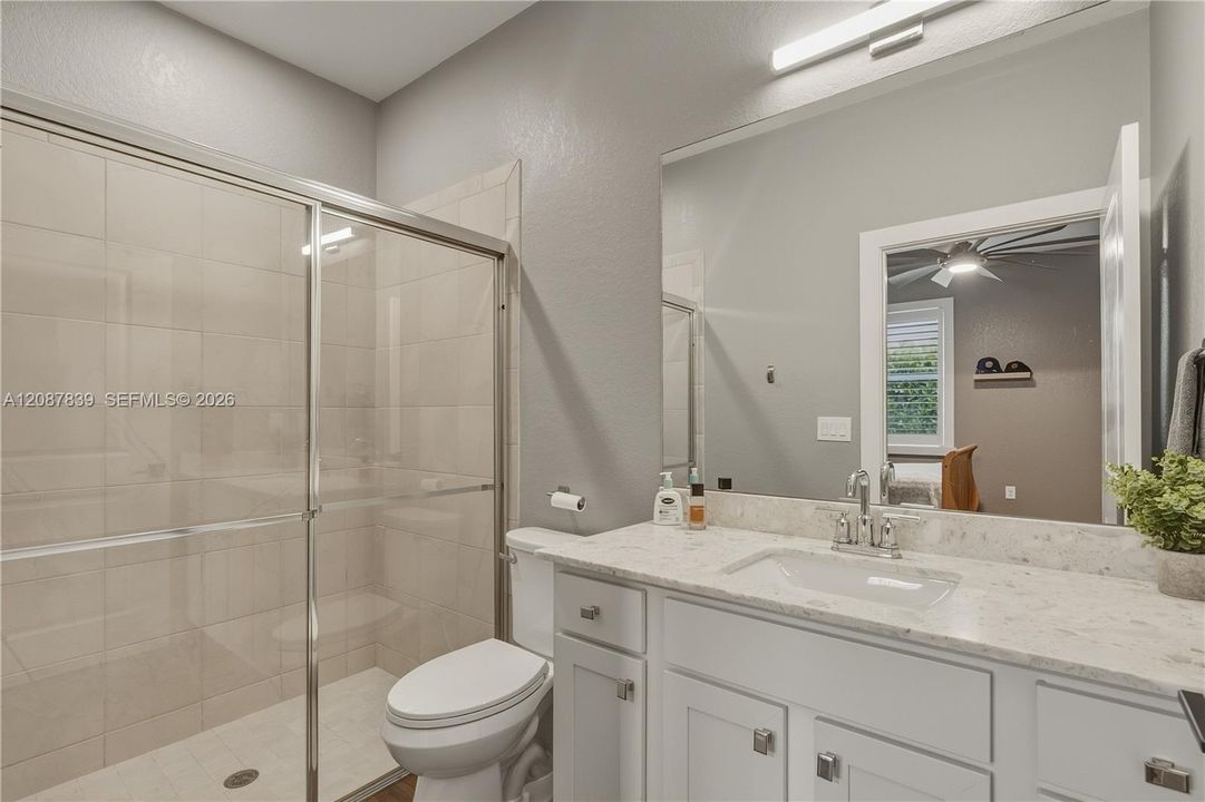 En Venta: $889,000 (4 camas, 3 baños, 2838 Pies cuadrados)