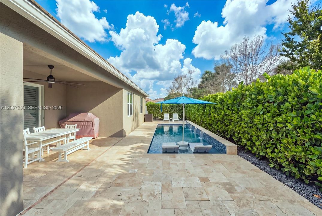 En Venta: $889,000 (4 camas, 3 baños, 2838 Pies cuadrados)