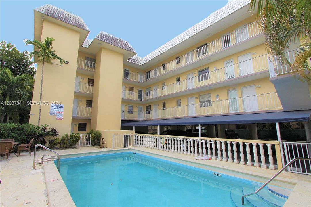 For Sale: $213,900 (0 beds, 1 baths, 428 Square Feet)