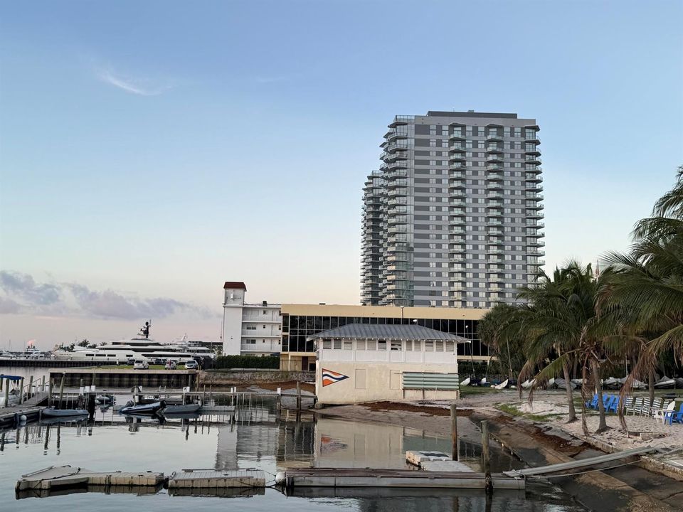 Sailing Club / Ivan Marina