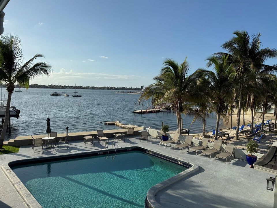 Tropical Pool East