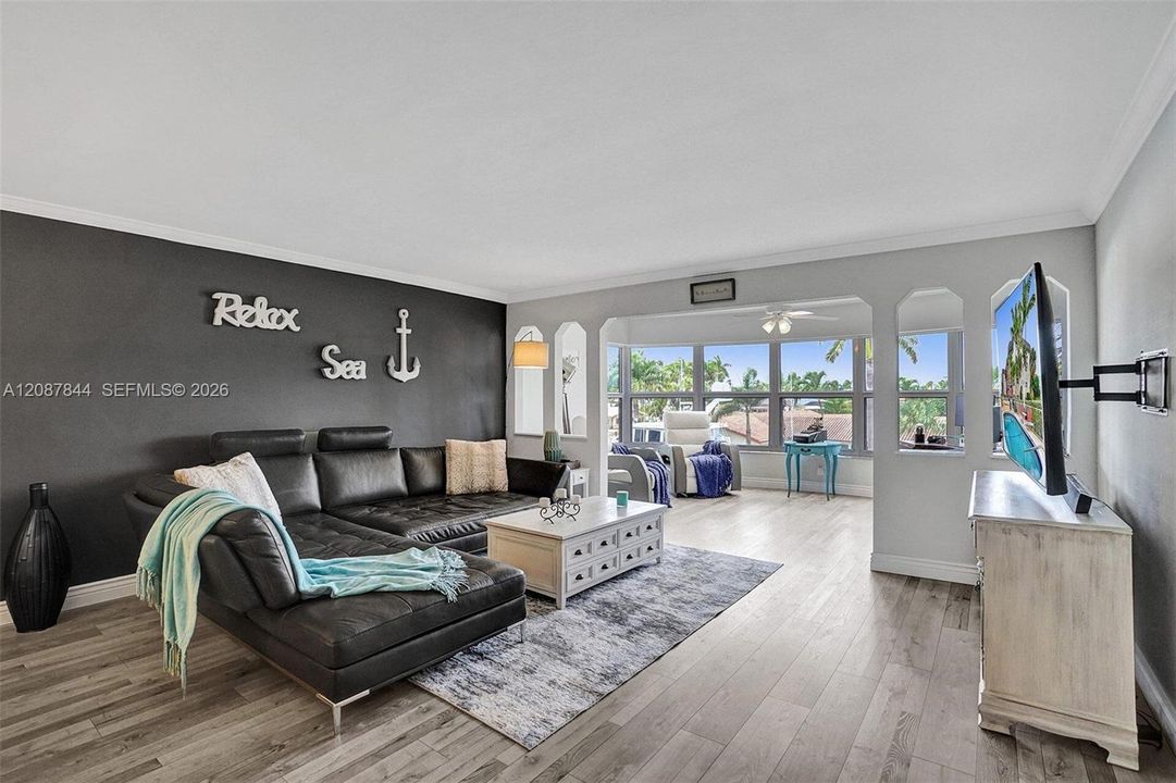 En Venta: $460,000 (2 camas, 2 baños, 1300 Pies cuadrados)
