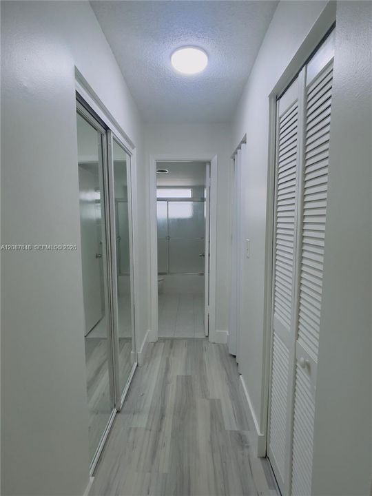 For Sale: $145,000 (1 beds, 2 baths, 1044 Square Feet)