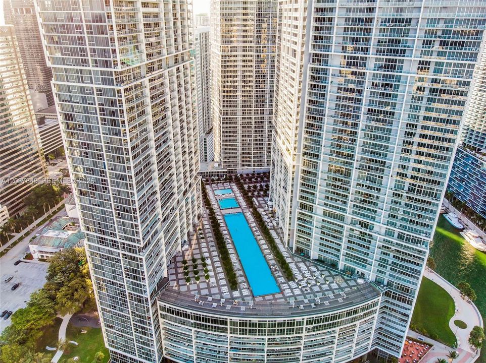 待售: $749,999 (2 贝兹, 2 浴室, 1167 平方英尺)
