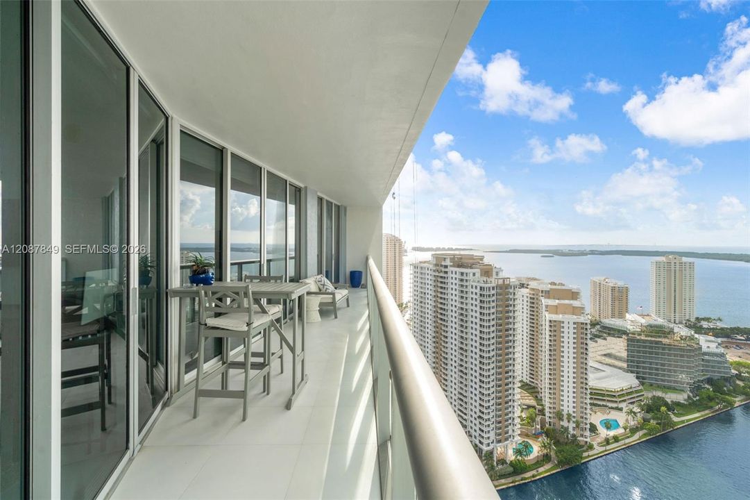 待售: $749,999 (2 贝兹, 2 浴室, 1167 平方英尺)