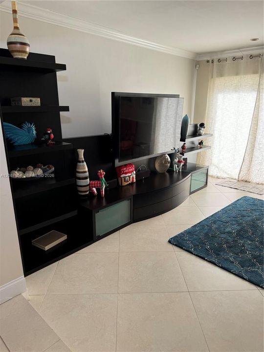 В аренду: $5,500 (5 спален, 3 ванн, 2176 Квадратных фут)