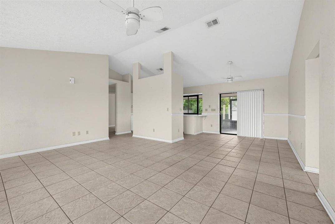 09_3109_SE_Mall_Terrace-Living_room-0832