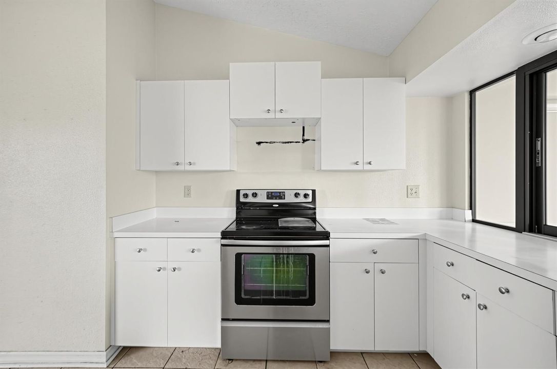 18_3109_SE_Mall_Terrace-Kitchen-0646