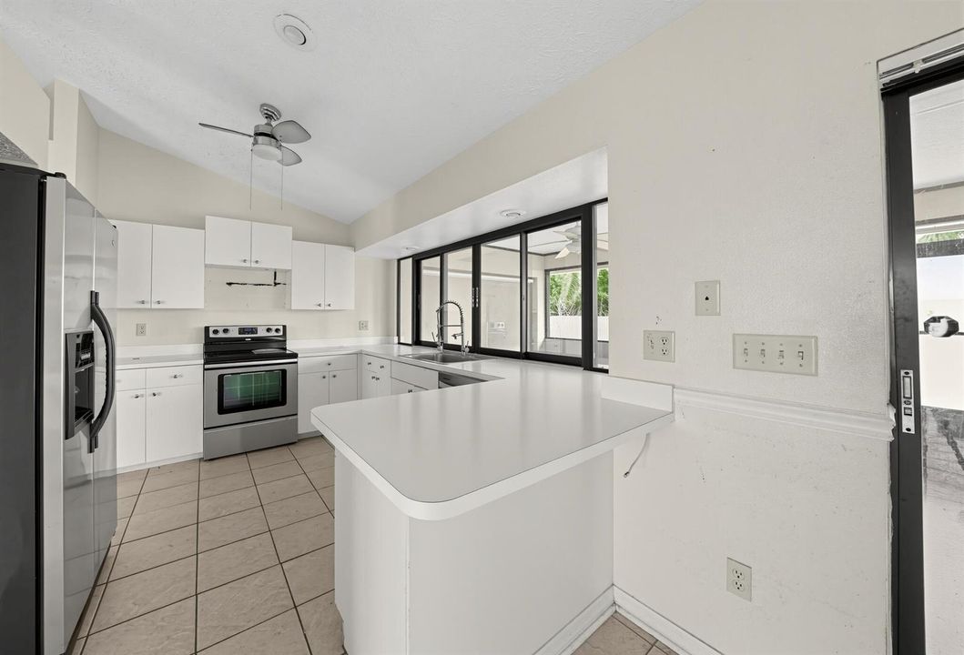 19_3109_SE_Mall_Terrace-Kitchen-0637