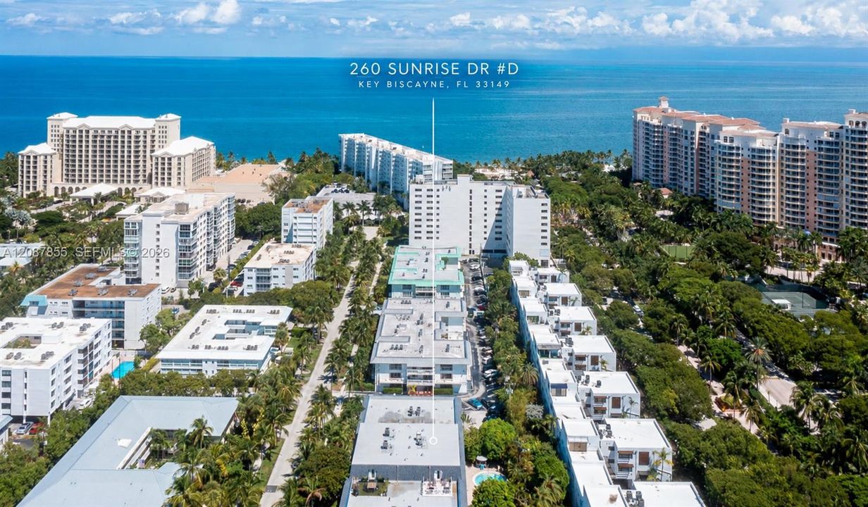 For Sale: $535,000 (1 beds, 1 baths, 740 Square Feet)