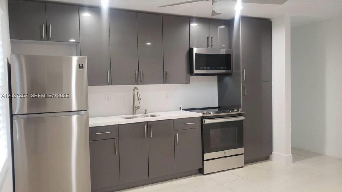 En Renta: $2,700 (2 camas, 2 baños, 950 Pies cuadrados)