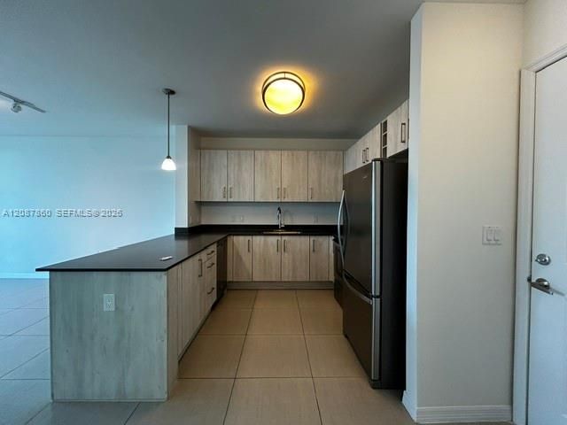 For Rent: $2,397 (1 beds, 1 baths, 737 Square Feet)