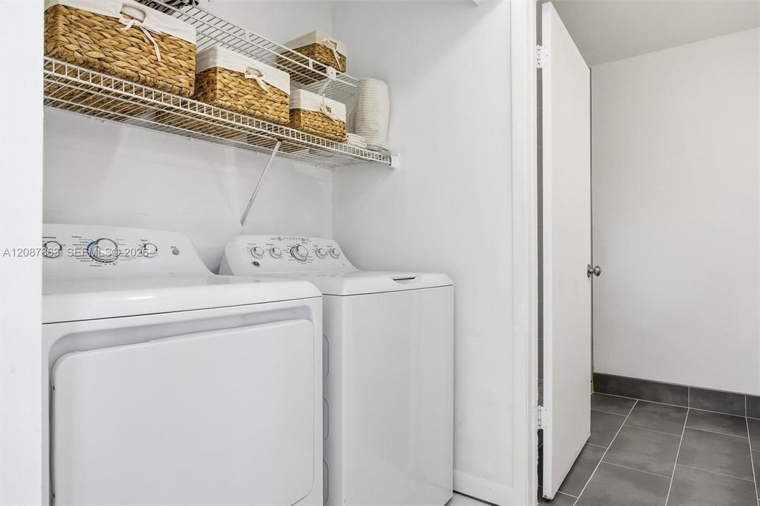 For Rent: $3,100 (3 beds, 2 baths, 1365 Square Feet)