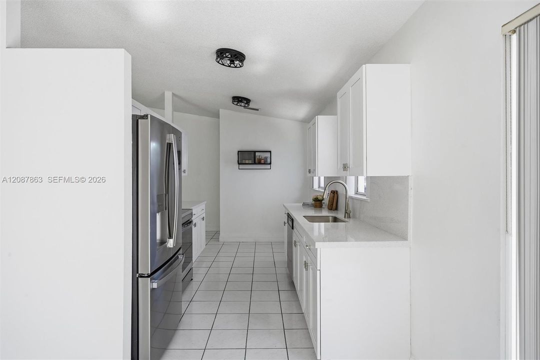 For Rent: $3,100 (3 beds, 2 baths, 1365 Square Feet)