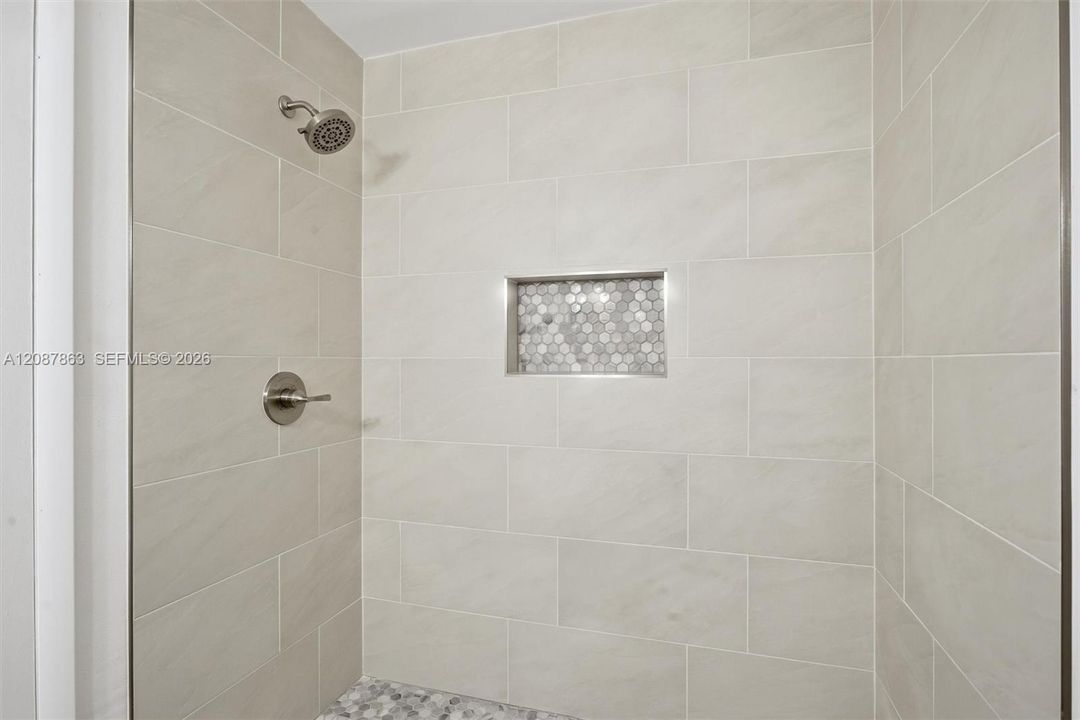 For Rent: $3,100 (3 beds, 2 baths, 1365 Square Feet)