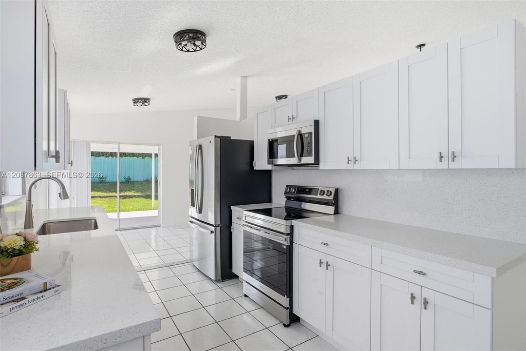 For Rent: $3,100 (3 beds, 2 baths, 1365 Square Feet)