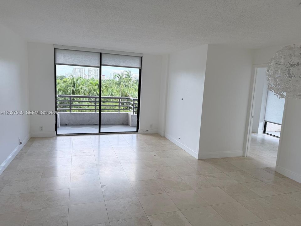 For Rent: $3,100 (2 beds, 2 baths, 1302 Square Feet)