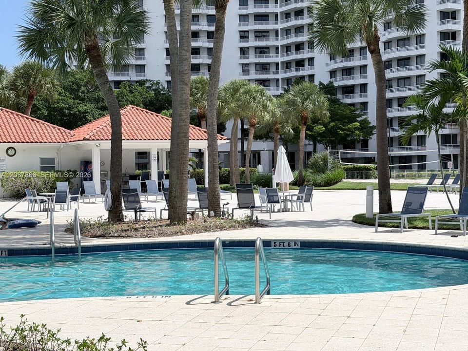 For Rent: $3,100 (2 beds, 2 baths, 1302 Square Feet)