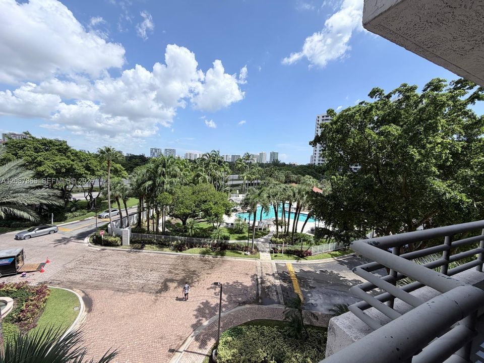 For Rent: $3,100 (2 beds, 2 baths, 1302 Square Feet)