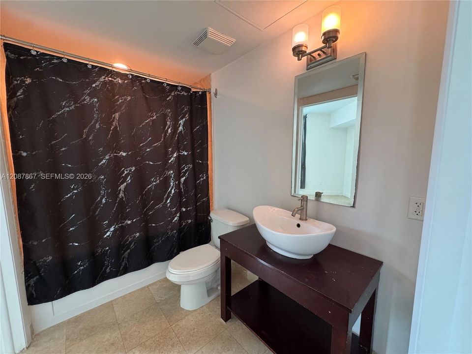 В аренду: $2,750 (1 спален, 1 ванн, 740 Квадратных фут)