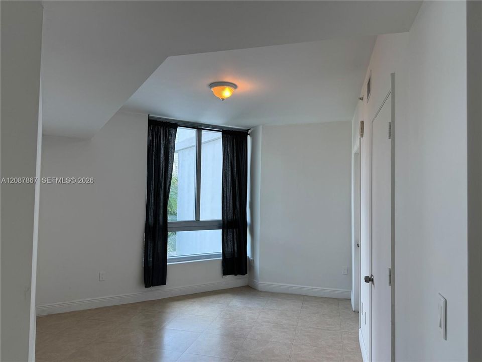 В аренду: $2,750 (1 спален, 1 ванн, 740 Квадратных фут)