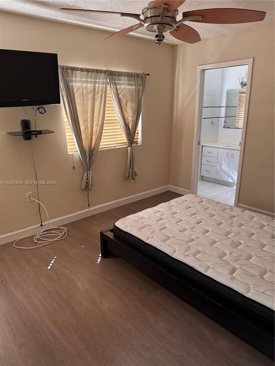 For Rent: $1,300 (1 beds, 1 baths, 0 Square Feet)