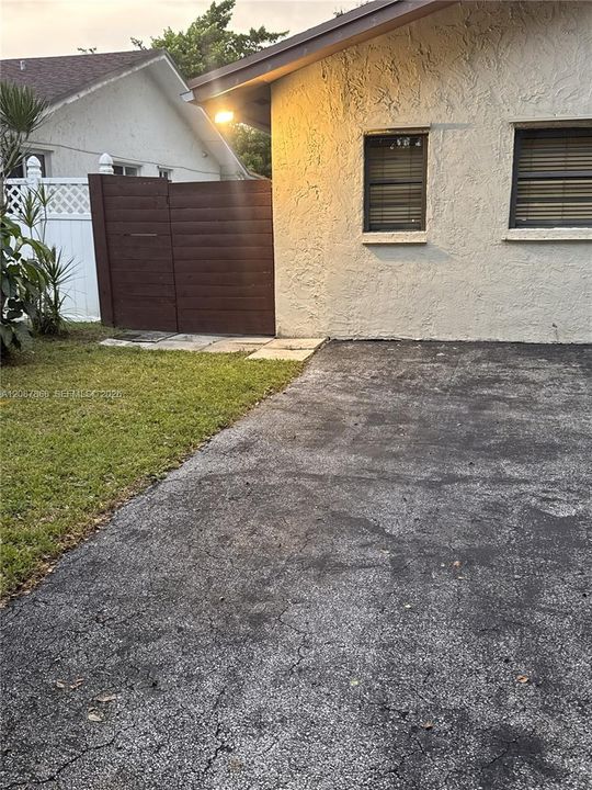 For Rent: $1,300 (1 beds, 1 baths, 0 Square Feet)