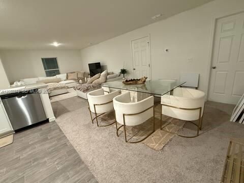 For Rent: $3,140 (3 beds, 2 baths, 1230 Square Feet)