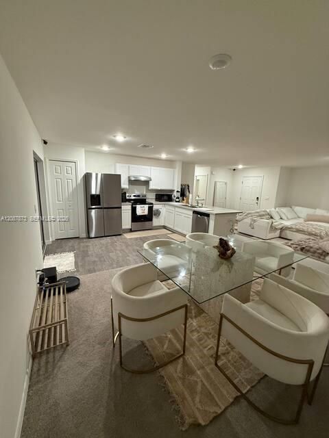 For Rent: $3,140 (3 beds, 2 baths, 1230 Square Feet)