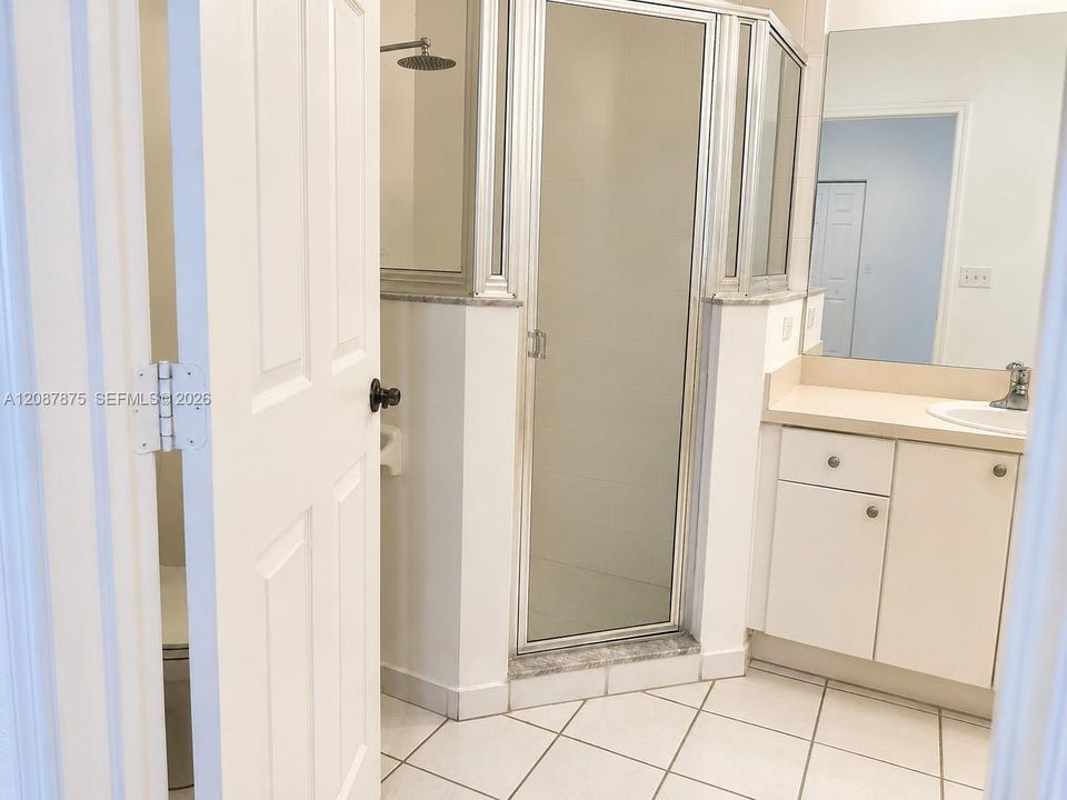 For Rent: $3,225 (4 beds, 2 baths, 2122 Square Feet)