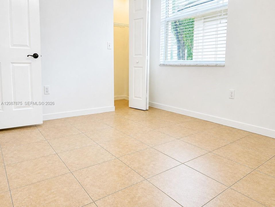 For Rent: $3,225 (4 beds, 2 baths, 2122 Square Feet)