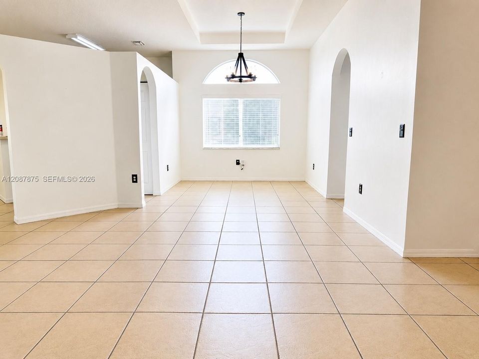 For Rent: $3,225 (4 beds, 2 baths, 2122 Square Feet)