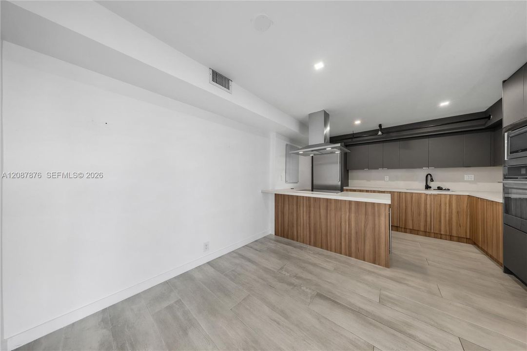 En Venta: $595,000 (2 camas, 2 baños, 1312 Pies cuadrados)