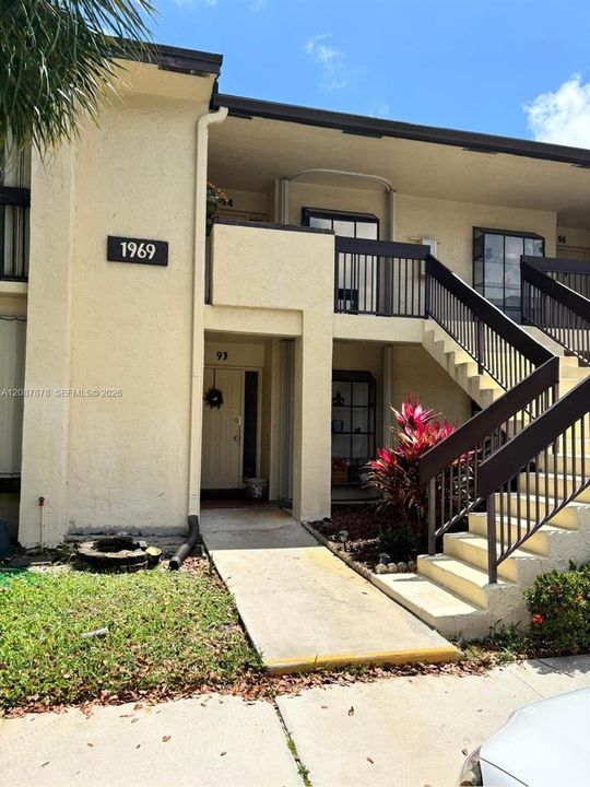 For Sale: $235,000 (2 beds, 2 baths, 1150 Square Feet)