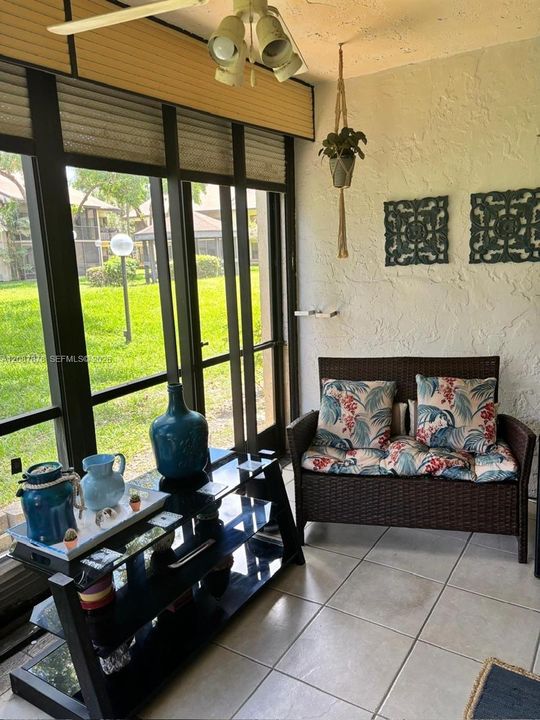 For Sale: $235,000 (2 beds, 2 baths, 1150 Square Feet)