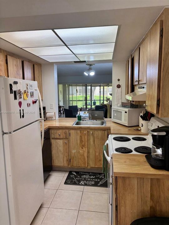 For Sale: $235,000 (2 beds, 2 baths, 1150 Square Feet)