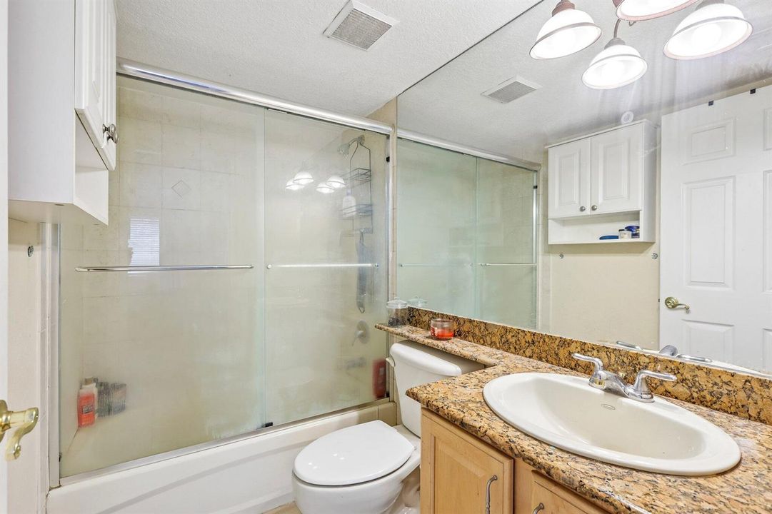 17-web-or-mls-NE 15th Ave 138-S1009-017