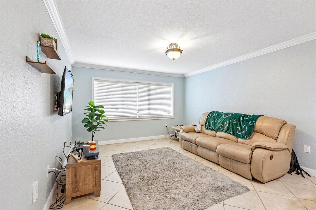 6-web-or-mls-NE 15th Ave 138-S1009-006