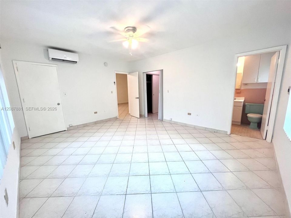 В аренду: $2,000 (1 спален, 2 ванн, 745 Квадратных фут)