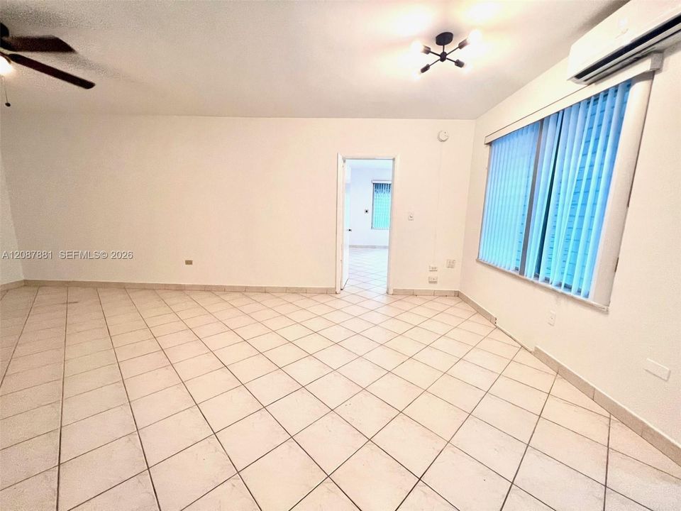 В аренду: $2,000 (1 спален, 2 ванн, 745 Квадратных фут)