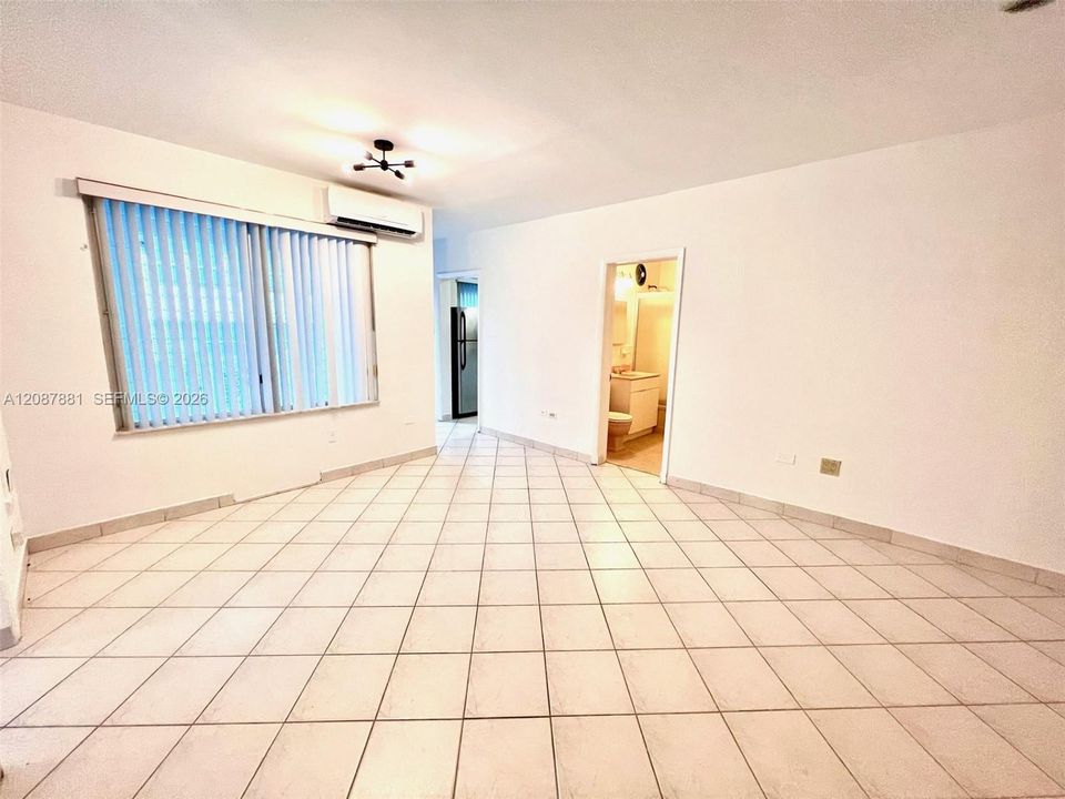 В аренду: $2,000 (1 спален, 2 ванн, 745 Квадратных фут)