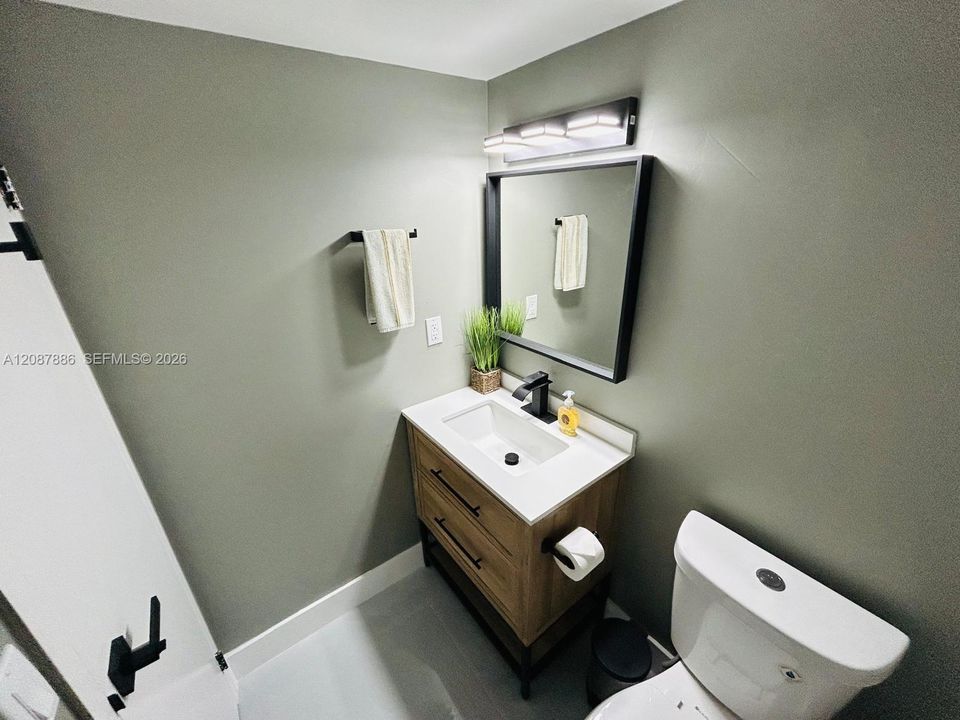 For Rent: $2,250 (1 beds, 1 baths, 767 Square Feet)