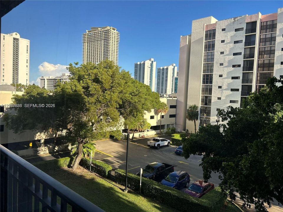 For Rent: $2,250 (1 beds, 1 baths, 767 Square Feet)